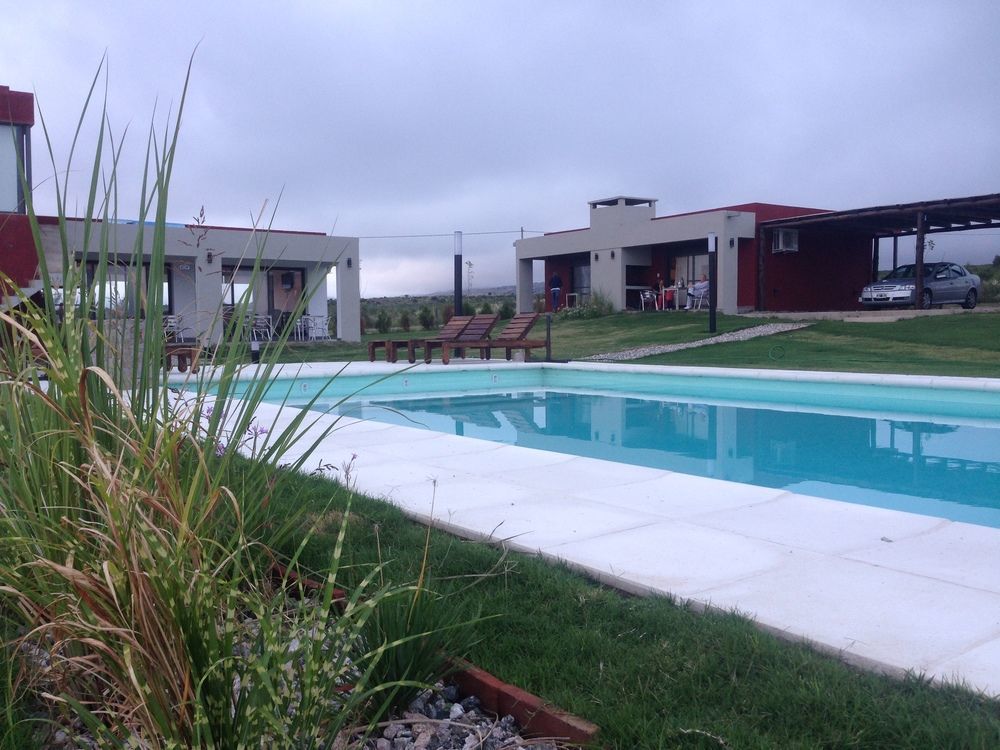 Hotel Colinas De *