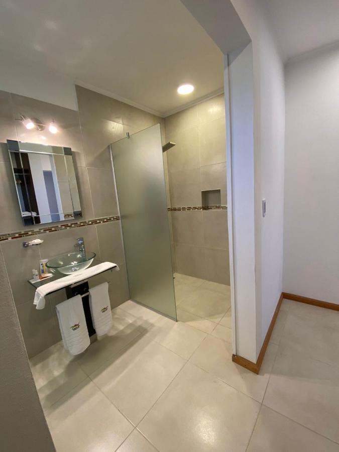 Hotel Colinas De *