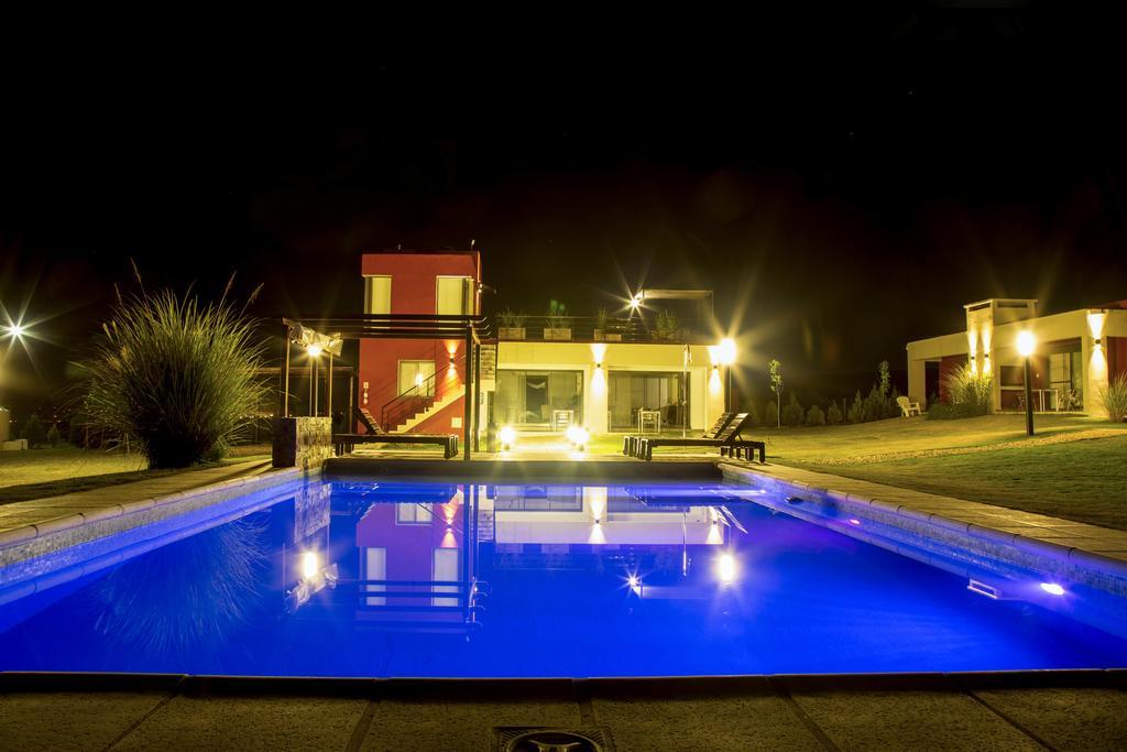 Hotel Colinas De *